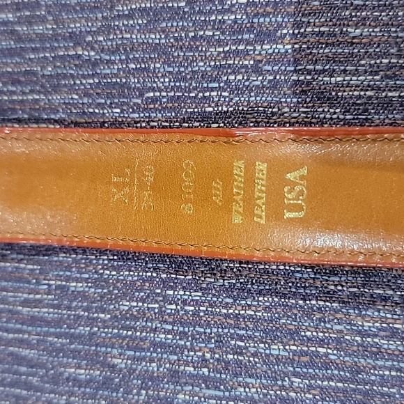 Dooney and bourke belt - Picture 3 of 7